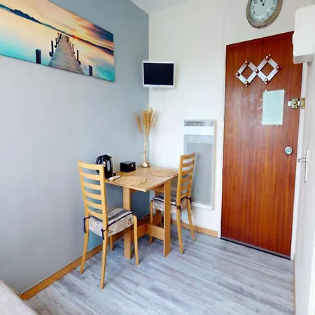 Le Petit Nid Des Pins Apartament